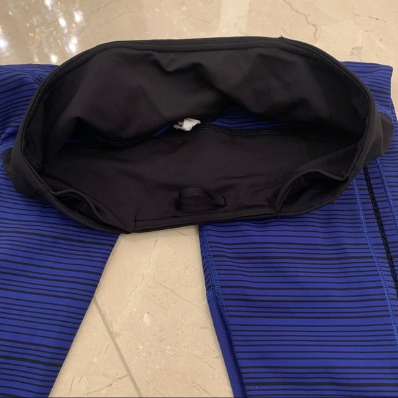 Lululemon Run For Fun Crop Leggings Blue And Black Striped with Blue Mesh RARE - Picture 8 of 10
